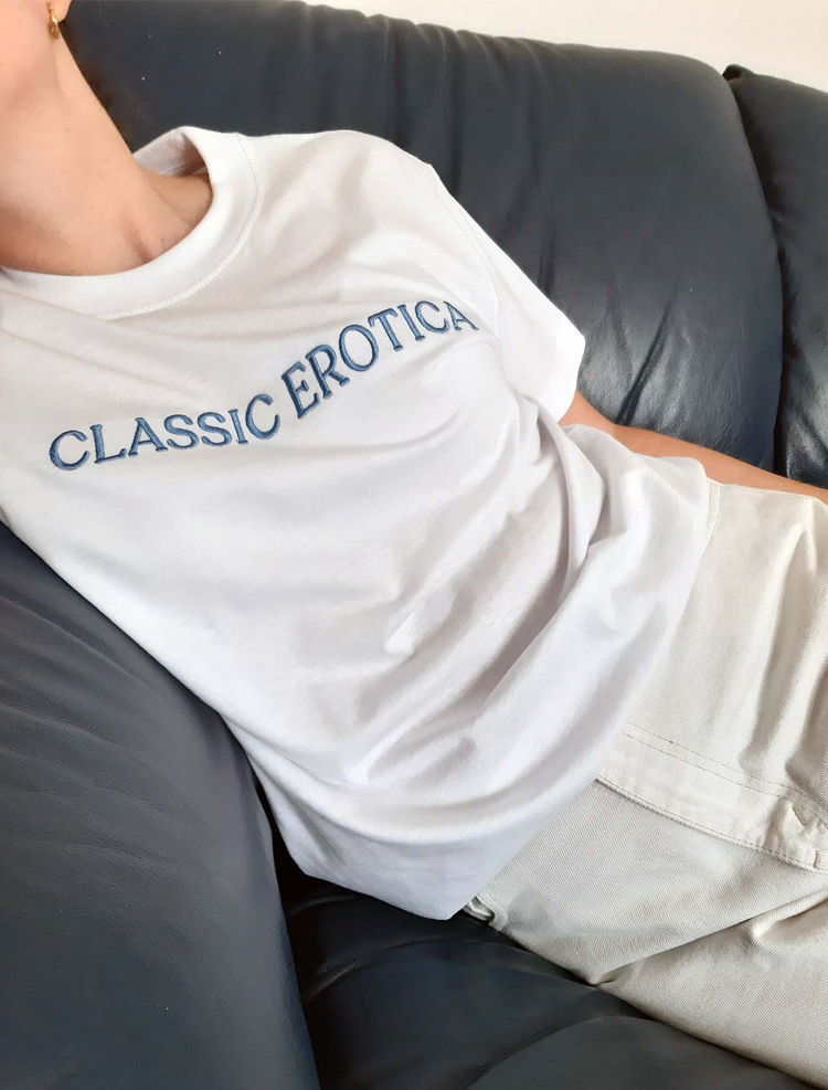 C L A S S I C t-shirt