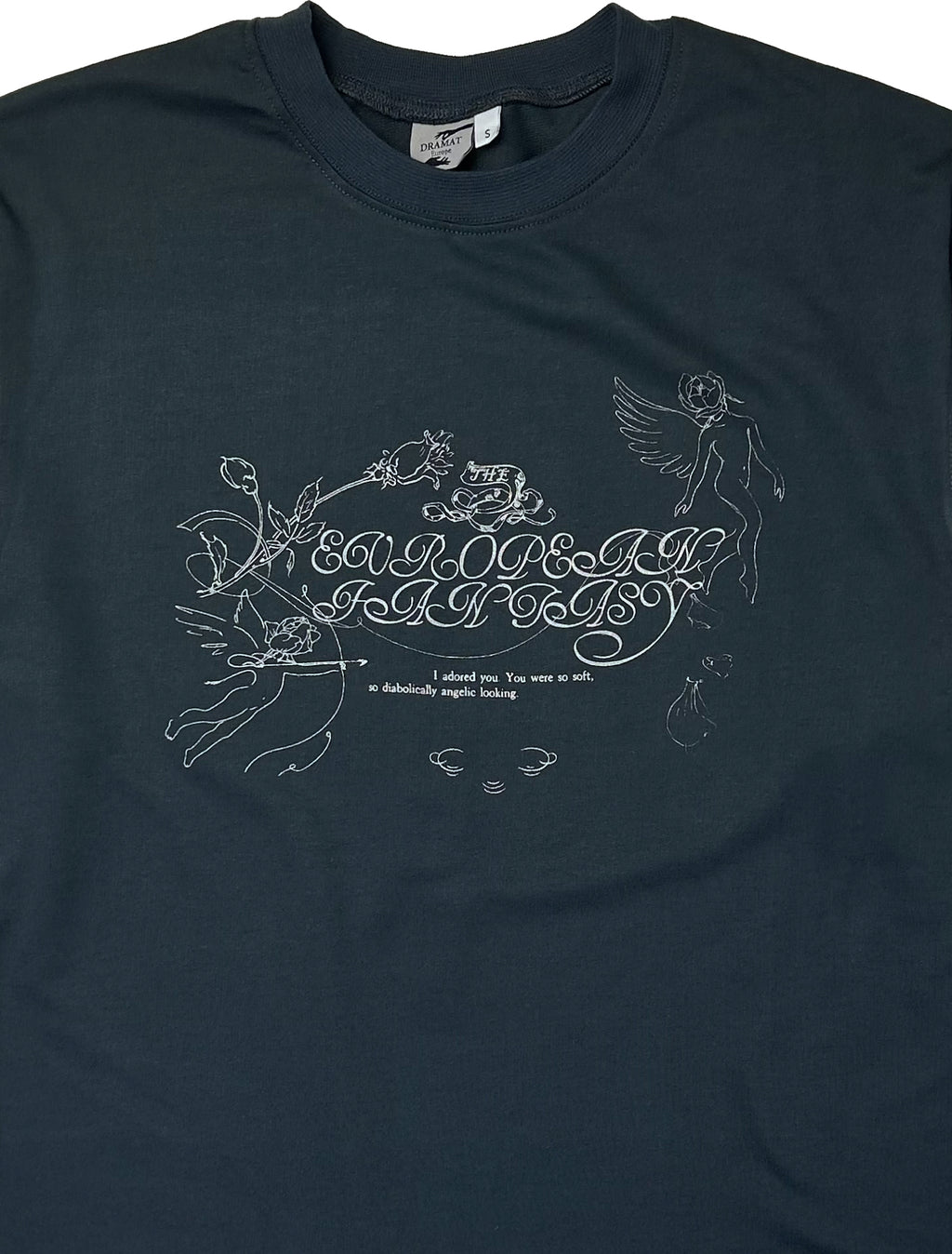 𝐸𝒰𝑅𝒪𝒫𝒜 longsleeve