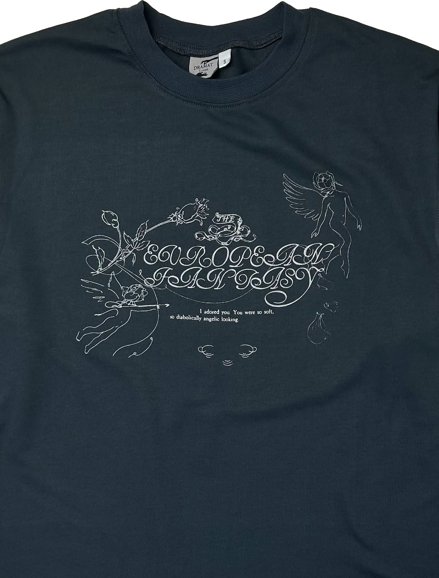 𝐸𝒰𝑅𝒪𝒫𝒜 longsleeve